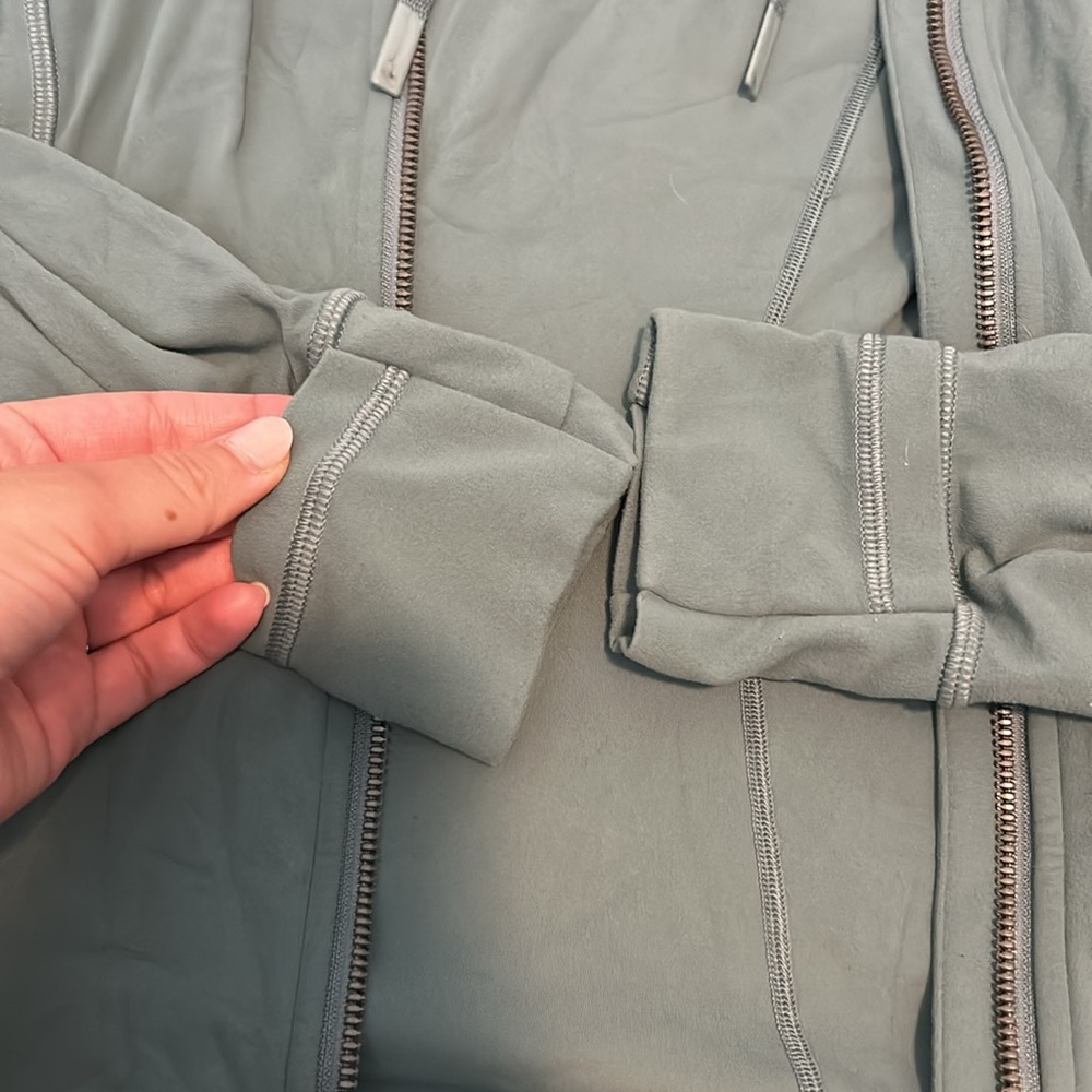 lululemon athletica Sage Green Full-Zip Hooded Jacket - Picture 2 of 5